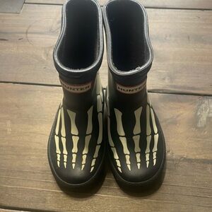 Hunter Rain boots used condition - skeleton rare
Size 5